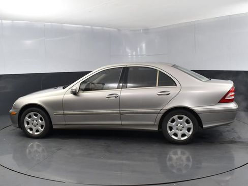 Used 2005 Mercedes-Benz C 240 4MATIC Sedan image 6