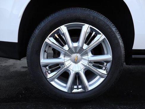 Used 2021 Chevrolet Suburban High Country image 13