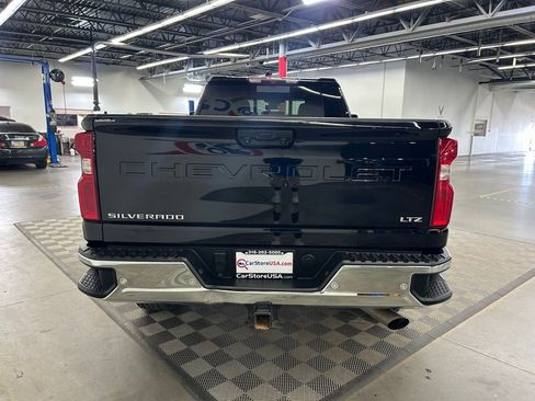 Used 2024 Chevrolet Silverado 2500 LTZ w/ LTZ Convenience Package AWD/4WD image 10