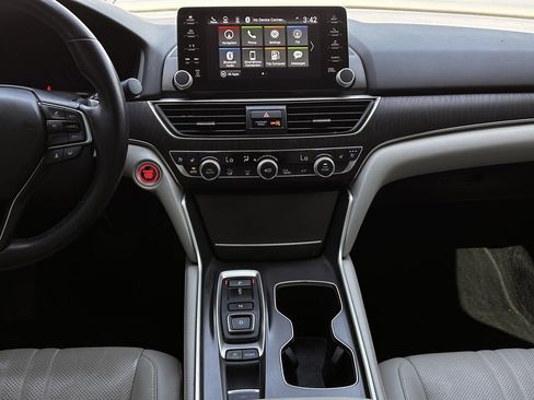 Used 2022 Honda Accord Touring image 18