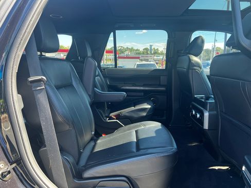 Used 2021 Ford Expedition XLT image 28