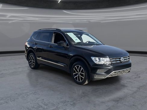 Used 2021 Volkswagen Tiguan SE FWD image 2