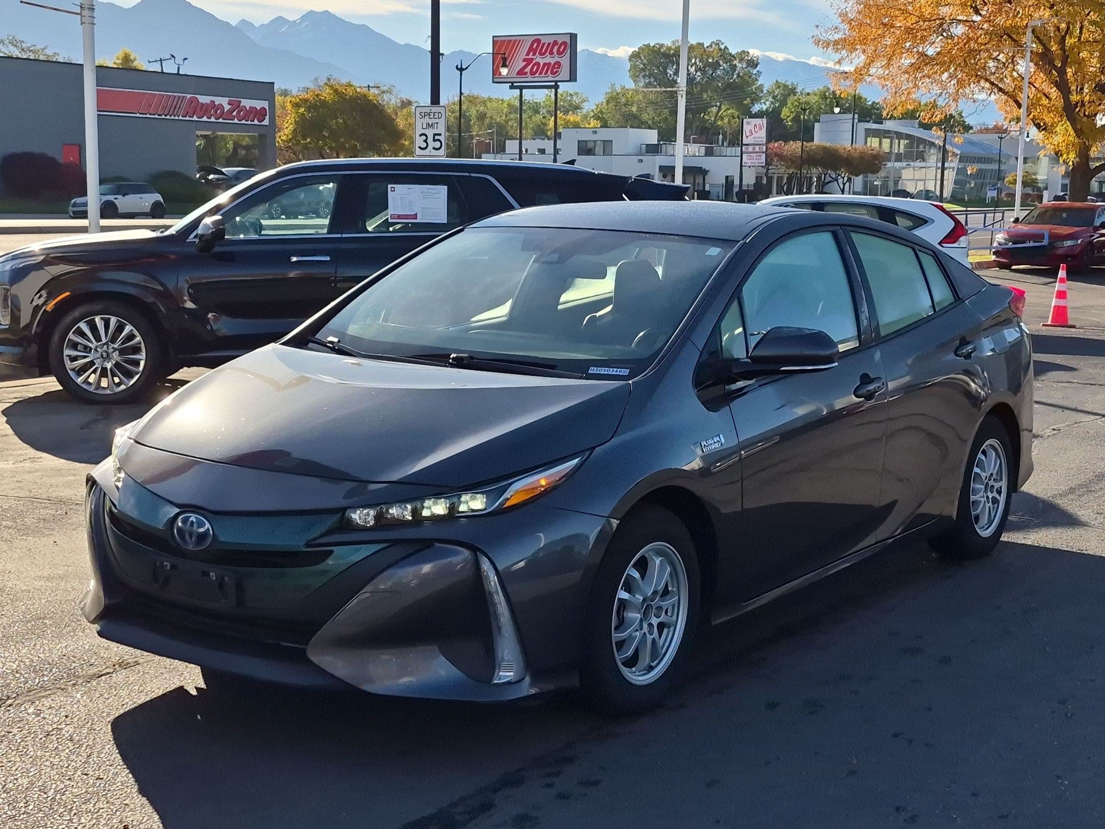 Used 2017 Toyota Prius Prime Premium w/ Carpet Mat Package FWD image 10