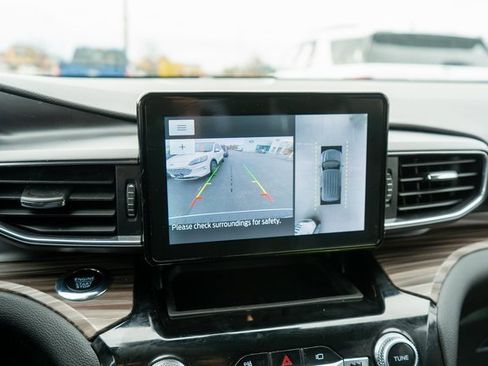 Used 2023 Ford Explorer Limited image 28