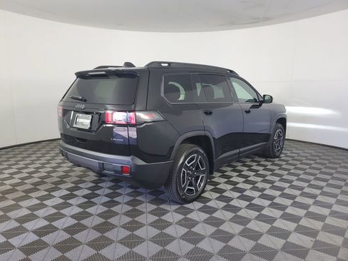 New 2026 Jeep Cherokee Laredo image 4