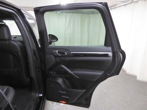 Used 2014 Porsche Cayenne AWD/4WD image 34