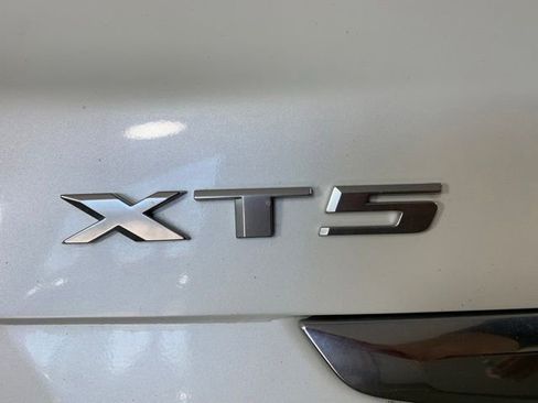 Used 2017 Cadillac XT5 Premium Luxury AWD/4WD image 32