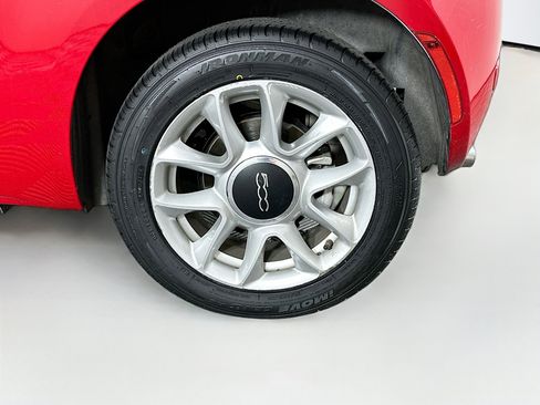 Used 2017 FIAT 500 Pop w/ Red Roof & Mirror Cap Package image 11