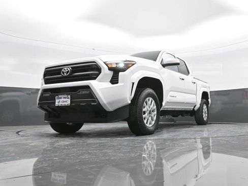 Used 2024 Toyota Tacoma SR5 image 36