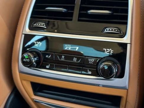 Used 2018 BMW 740i image 24