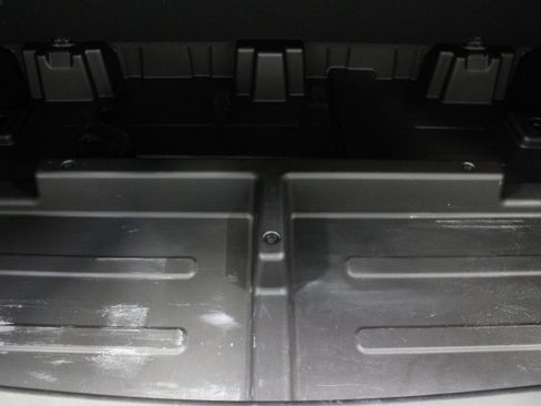 Used 2024 GMC Yukon XL SLT w/ SLT Luxury Package image 42