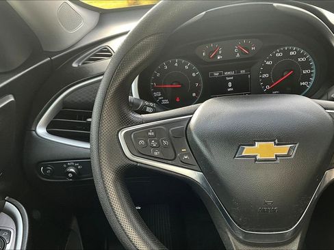 Used 2024 Chevrolet Malibu LT image 11