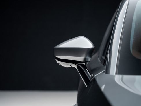 Used 2021 Aston Martin DBX image 13