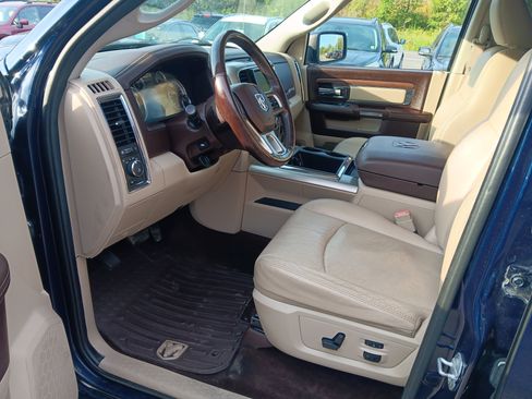 Used 2015 RAM 1500 Laramie w/ Convenience Group AWD/4WD image 12
