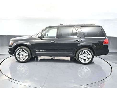Used 2015 Lincoln Navigator 4WD image 8