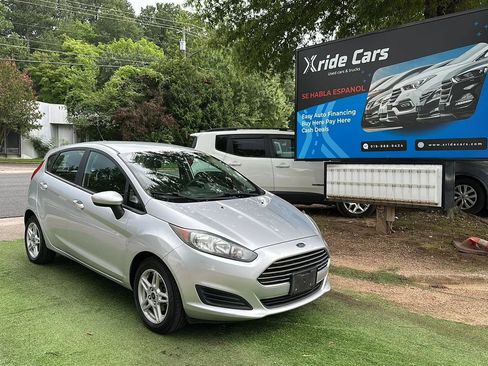 Used 2018 Ford Fiesta SE FWD image 1