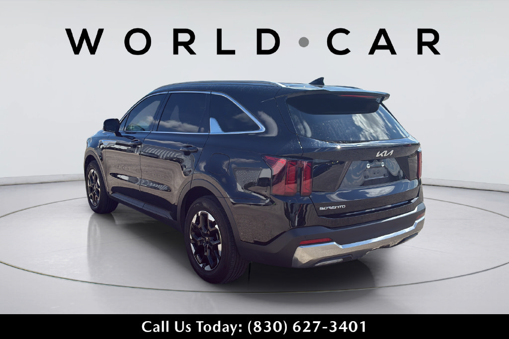 Used 2025 Kia Sorento S FWD image 13