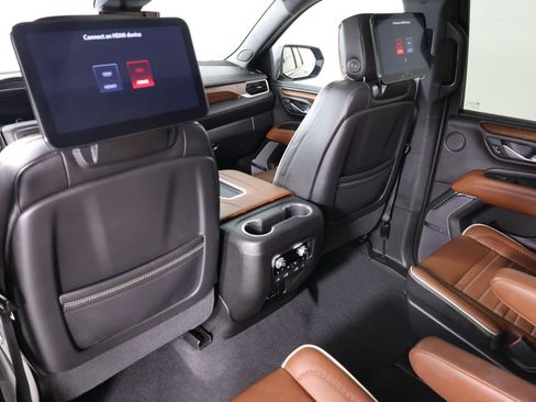 Used 2023 GMC Yukon Denali Ultimate w/ LPO, Floor Liner Package AWD/4WD image 54