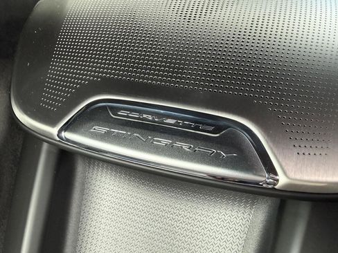 Used 2022 Chevrolet Corvette Stingray Premium Conv w/ Z51 Performance Package RWD image 37