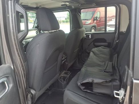 Used 2020 Jeep Gladiator Sport w/ Quick Order Package 24S AWD/4WD image 9