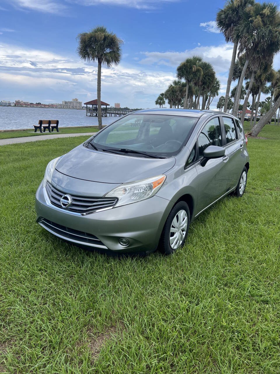 Used 2015 Nissan Versa Note SV FWD image 1