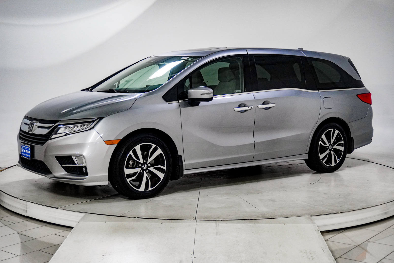 Used 2019 Honda Odyssey Elite image 4