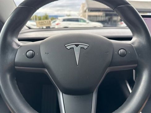 Used 2019 Tesla Model 3 Mid Range image 22