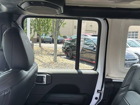 Used 2023 Jeep Wrangler Unlimited Sahara w/ Cold Weather Group AWD/4WD image 26