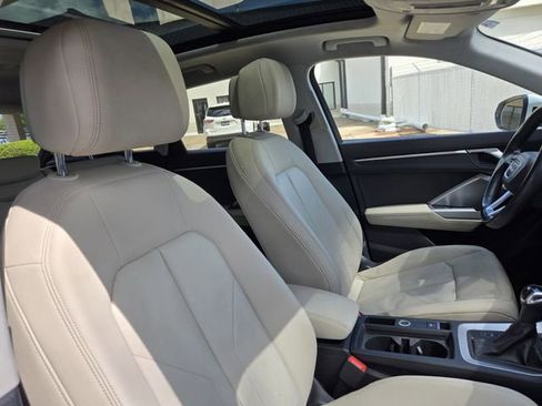 Used 2020 Audi Q3 2.0T Premium w/ Convenience Package AWD/4WD image 21