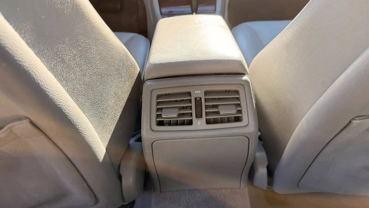 Used 1999 Mercedes-Benz E 320 4MATIC Sedan image 20