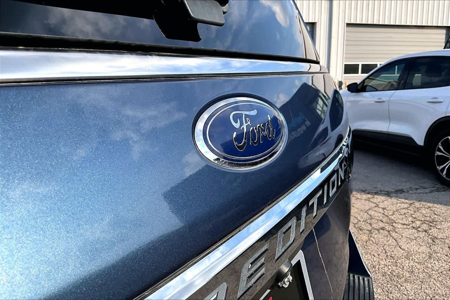 Used 2020 Ford Expedition Limited w/ Special Edition Package RWD image 31