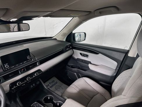 Used 2023 Honda Pilot LX image 18