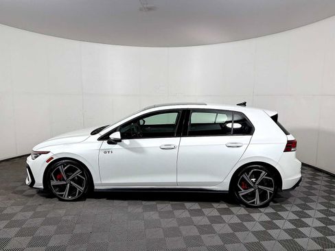 Used 2026 Volkswagen GTI SE FWD image 4