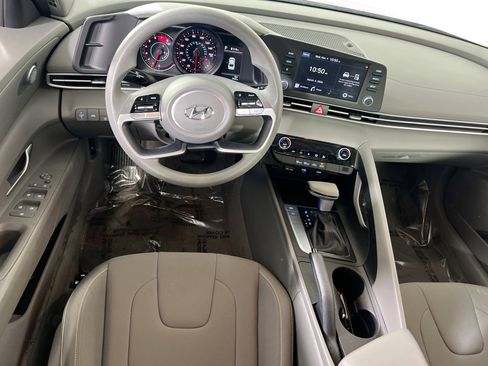 Used 2023 Hyundai Elantra SEL image 20