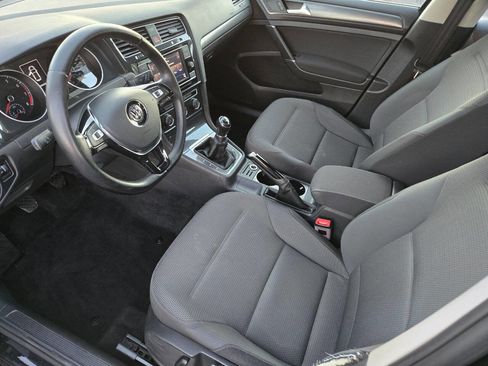 Used 2018 Volkswagen Golf S image 14