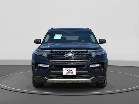 Certified 2022 Ford Explorer XLT w/ Equipment Group 202A image 3