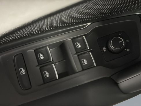 New 2026 Volkswagen Tiguan SE AWD/4WD image 15