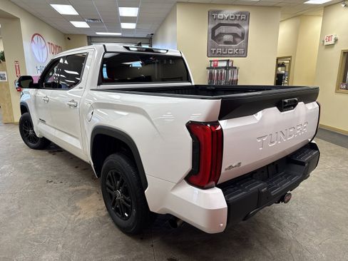 Used 2022 Toyota Tundra SR5 w/ SR5 Premium Package image 8