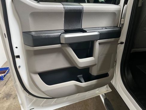 Used 2015 Ford F150 XLT AWD/4WD image 28