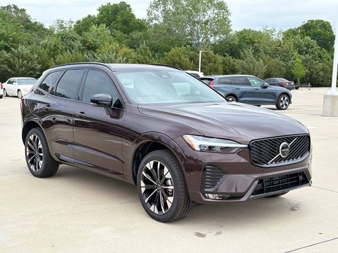 New 2026 Volvo XC60 B5 Plus w/ Protection Package Premier AWD/4WD image 4