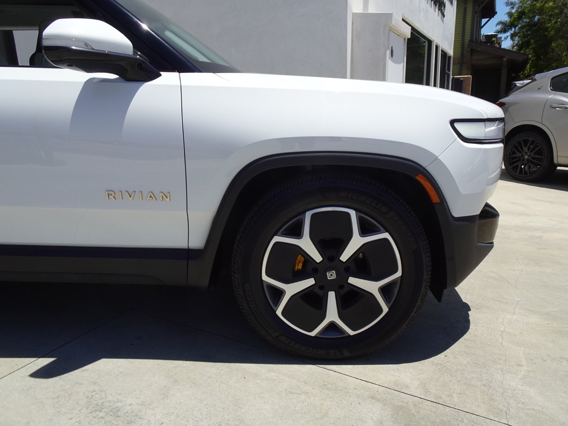 Used 2024 Rivian R1S Adventure Quad AWD/4WD image 10