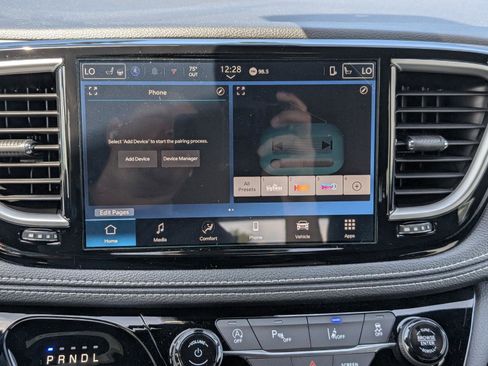 New 2026 Chrysler Pacifica Select image 25