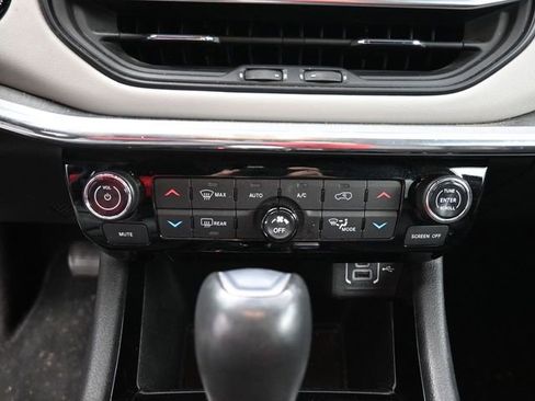 Used 2024 Jeep Compass Limited image 25