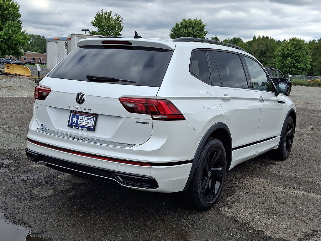 Used 2023 Volkswagen Tiguan SE R-Line AWD/4WD image 11
