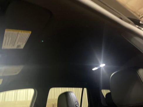 Used 2025 Chevrolet Equinox LT w/ Convenience Package II image 24