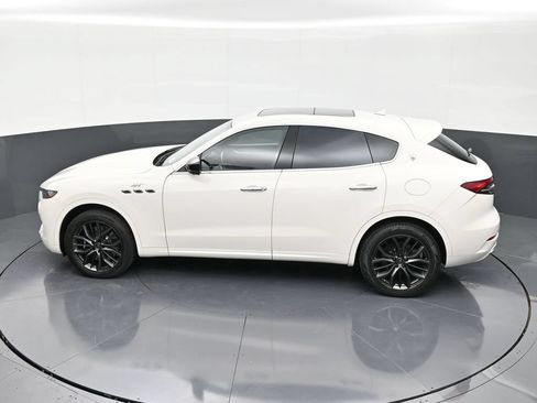Used 2024 Maserati Levante GT Ultima AWD/4WD image 19