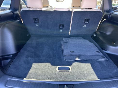 Used 2023 Jeep Grand Cherokee Limited image 38