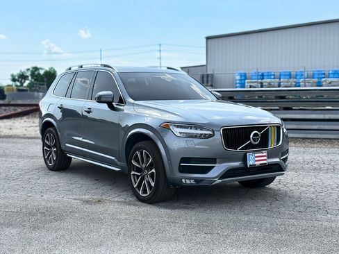 Used 2018 Volvo XC90 T6 Momentum w/ Convenience Package AWD/4WD image 11