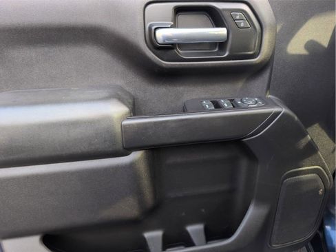 Used 2019 Chevrolet Silverado 1500 Custom w/ Custom Convenience Package image 13