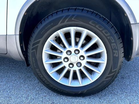 Used 2011 Buick Enclave CXL w/ Trailering Provision Package AWD/4WD image 22